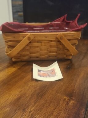 Iconic 1993 Longaberger Serving Basket Bread Classic stain